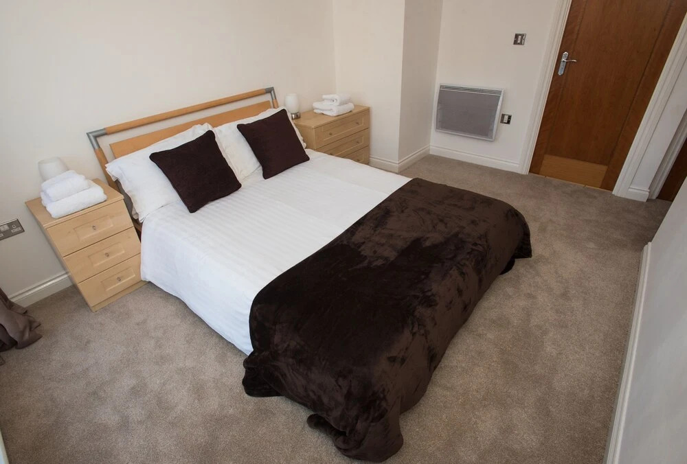 Celador Apartments - Riverside House Serviced Apartments