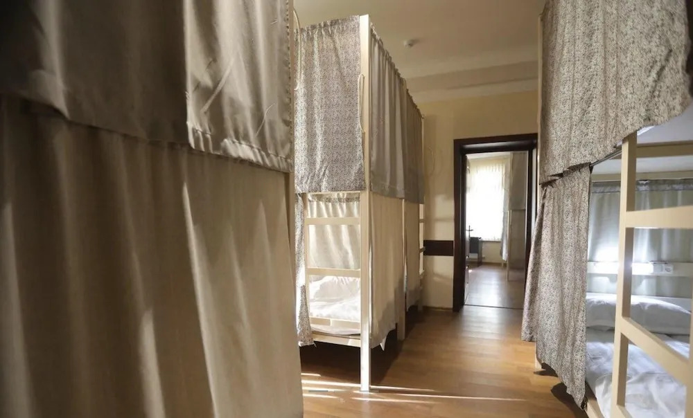 iHostel
