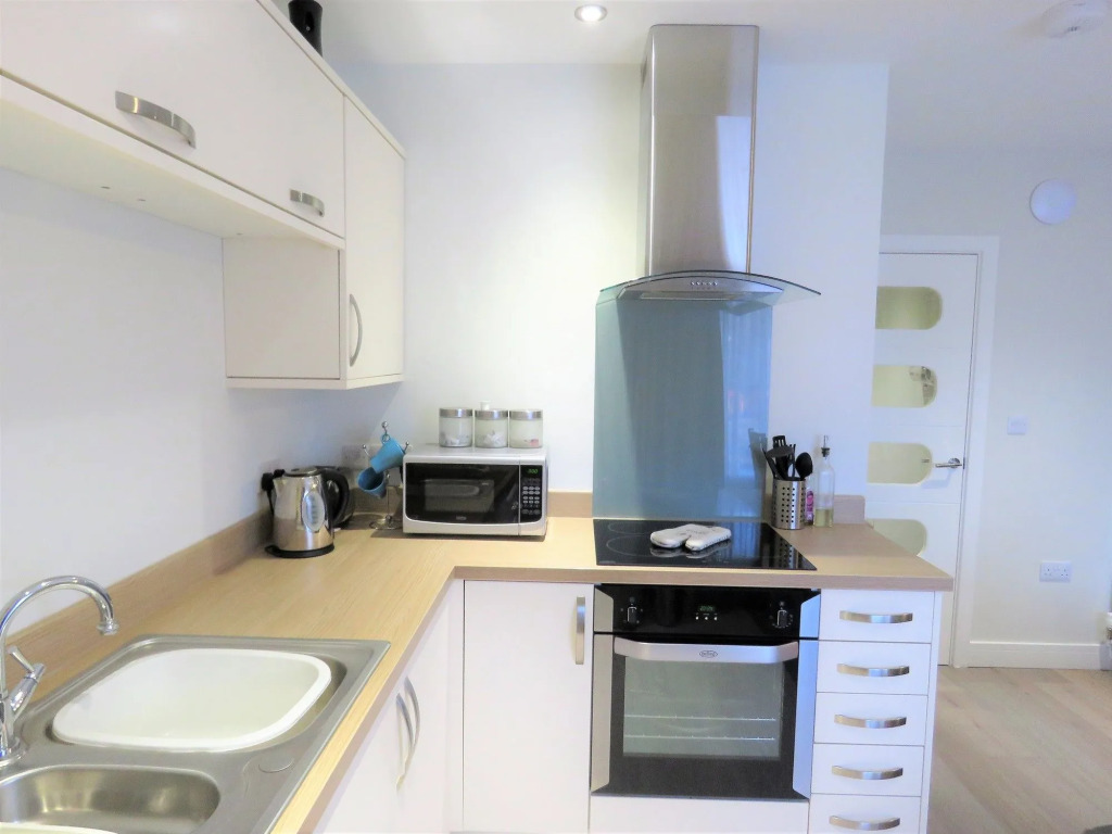 Abbey Apartments - Modern Serviced Apartments - Tourists & Professionals