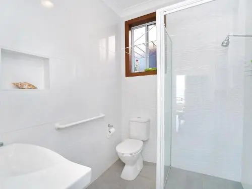 Beachcomer, Unit 1 - The Entrance, NSW