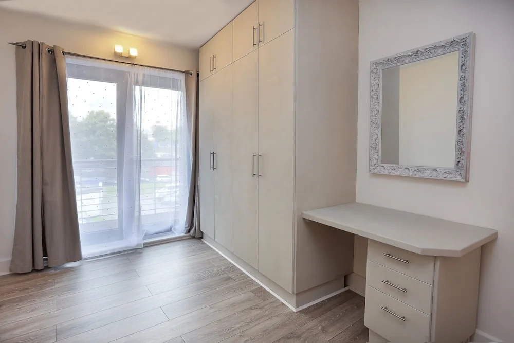Spacious & Modern 3 Bedroom Apt Near Canary Wharf