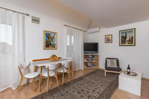 Apartment Tomic