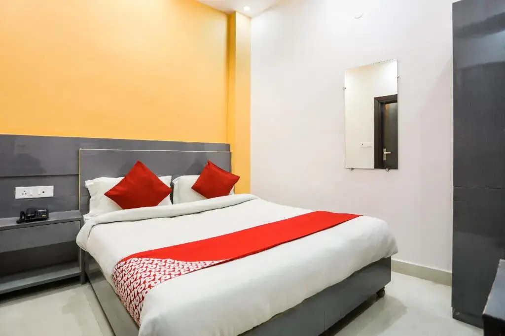 Geet Residency by OYO Rooms