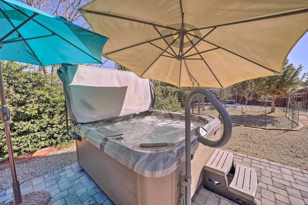 Private Hot Tub Pet-Friendly Home in Sedona!
