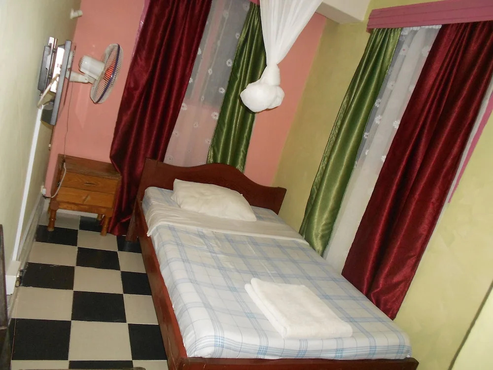Riversand Hotel