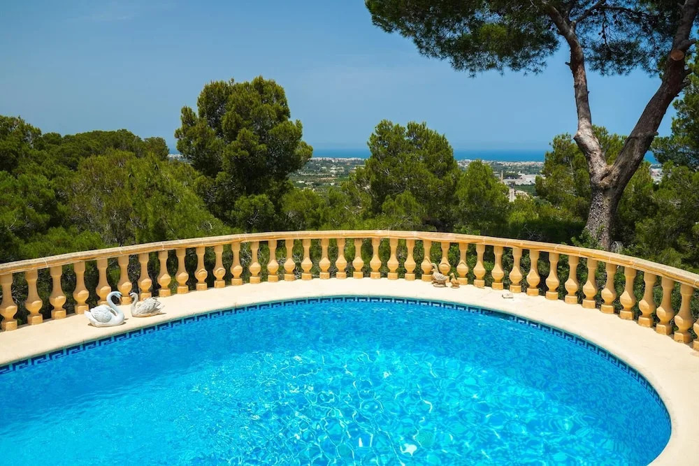 Comfortable 4-bed Villa With Panoramic Views