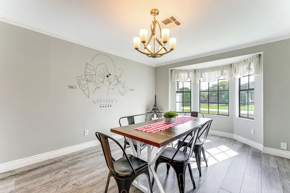 Disney-themed Home: Swim, BBQ & Explore Kissimmee!