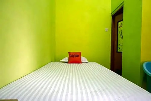 KoolKost Female Syariah near ISI Solo - Minimum Stay 3 Nights