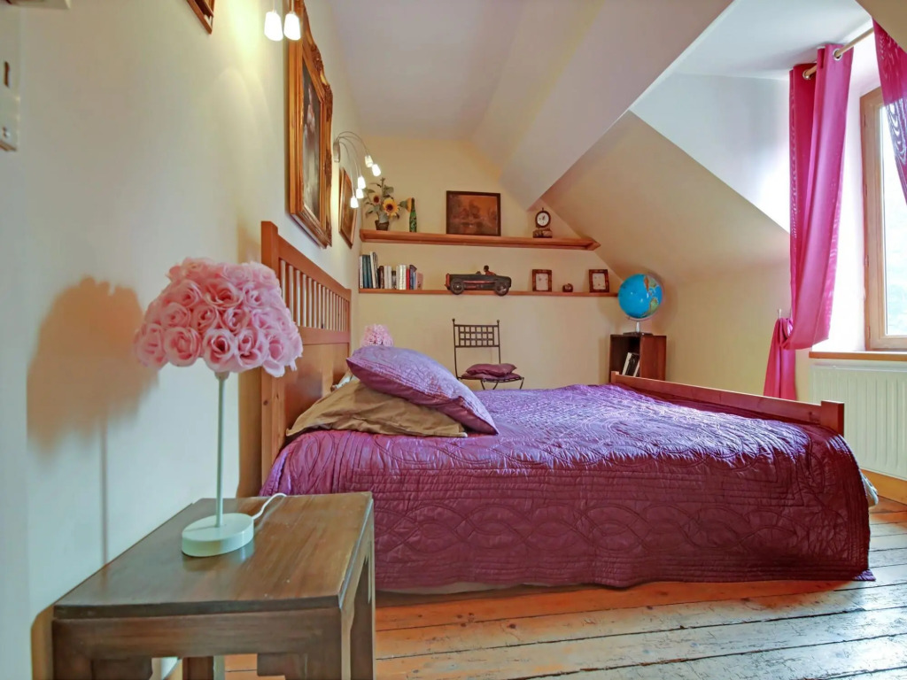 Charming Holiday Home in Raizeux Near Forest