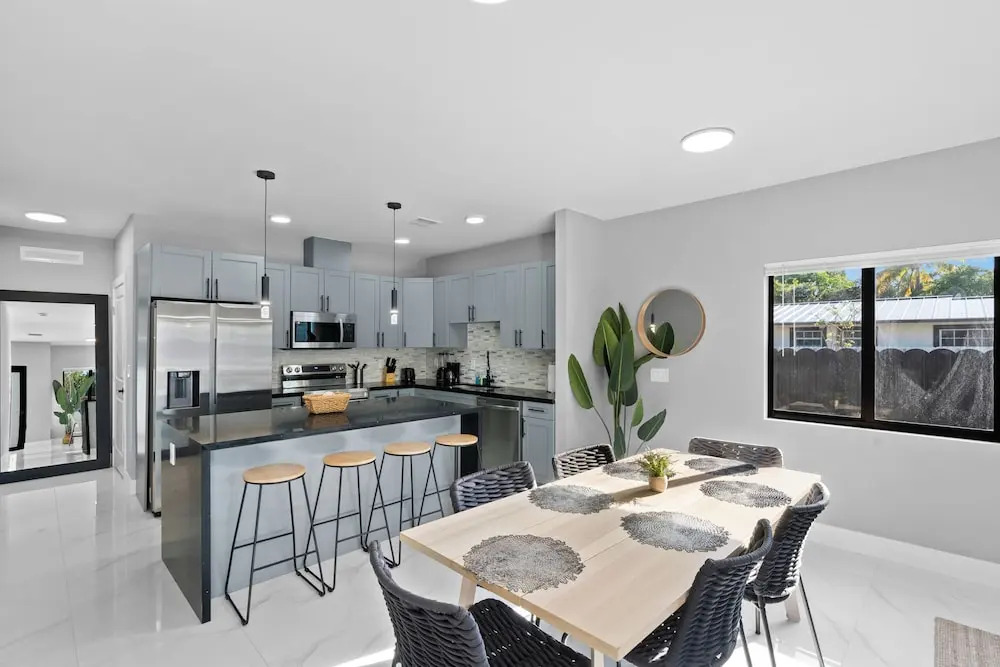 Spacious 4-BR House for Your Comfort