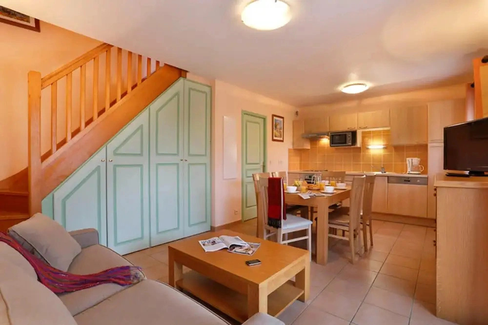 Duplex in Tourrettes With Pool Access
