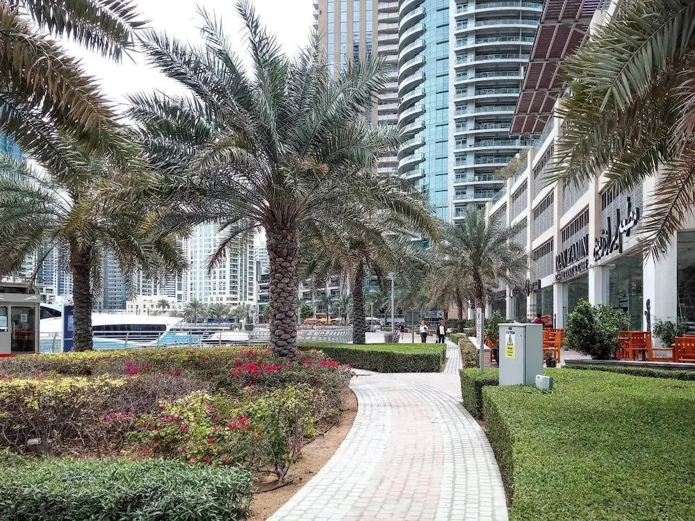 Trendy & Modern 1BR in Marina - Sleeps 4!
