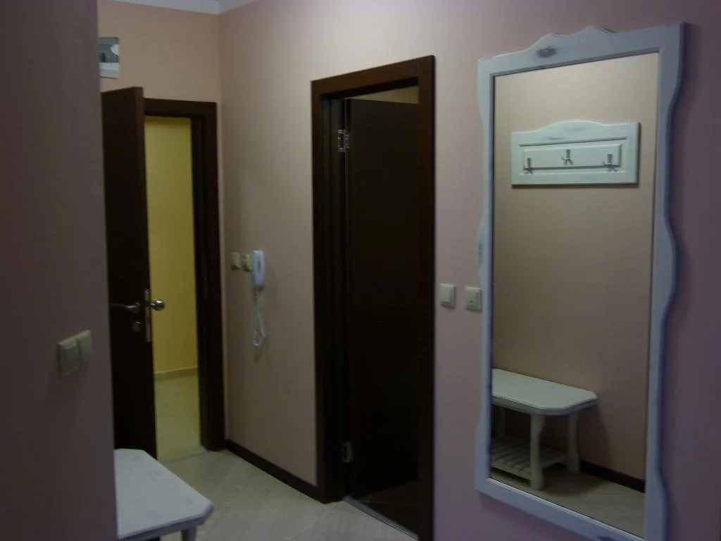 Tomas Residence