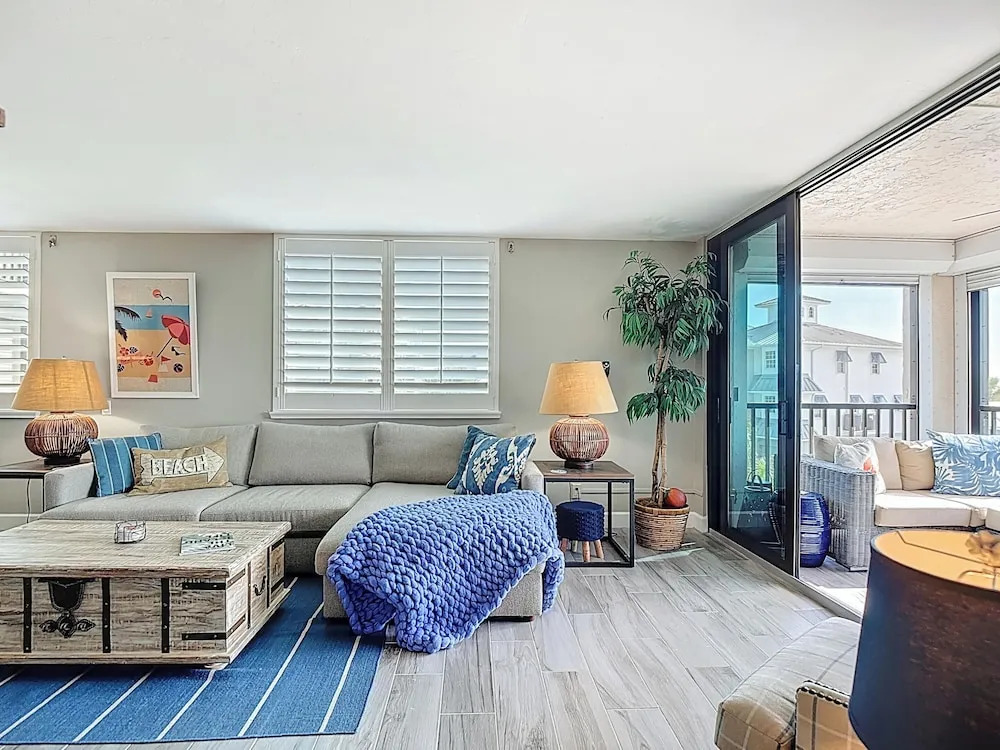 Caper Beach Club 312