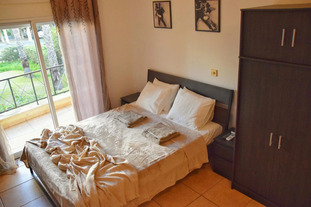 Raise Cosy studio with pool in Limassol