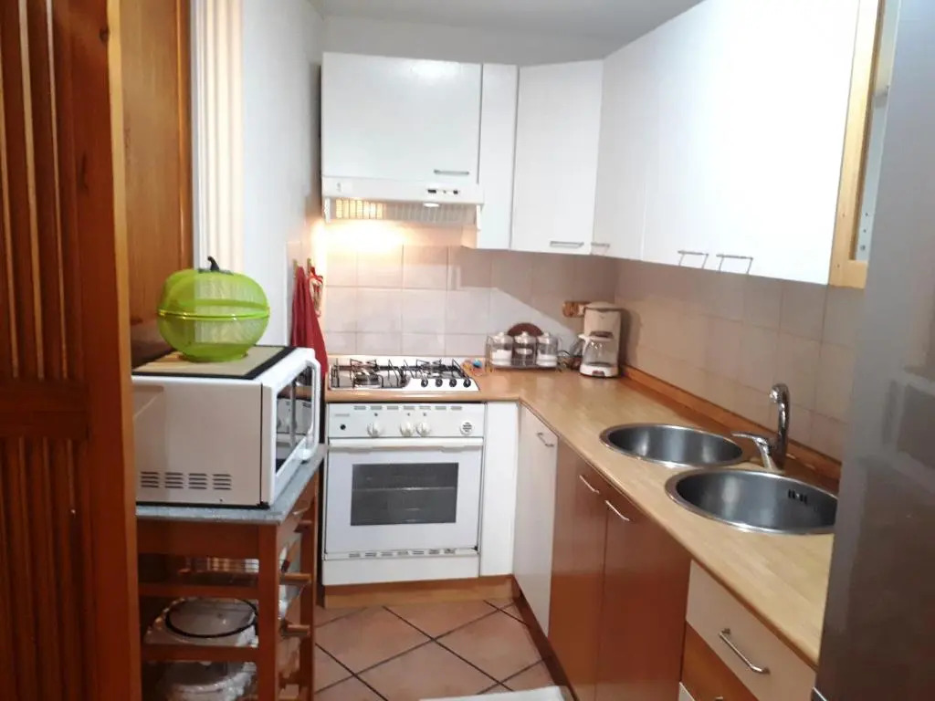Comodo appartamento in villa 150 mt dal mare