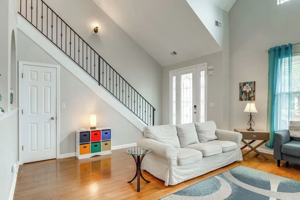 3 Mi to Dtwn Memphis: Charming Family Home