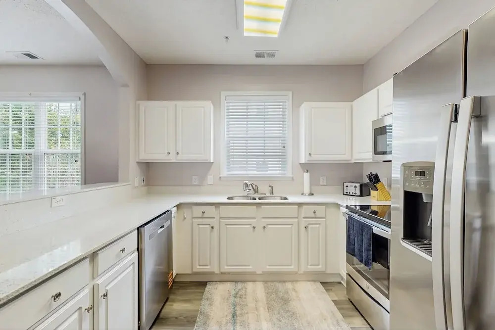 Pool & Tennis! Updated Barefoot Resort Condo