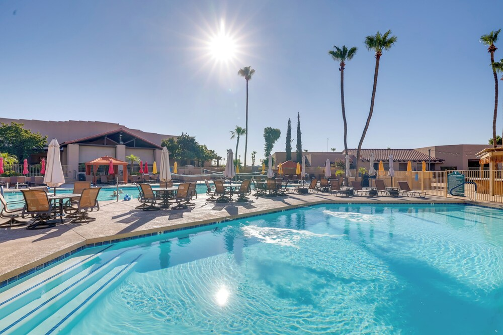 5 Mi to Surprise Stadium: Arizona Snowbird Getaway
