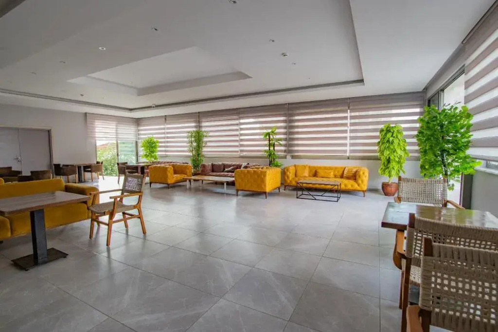 Point Beach Hotel