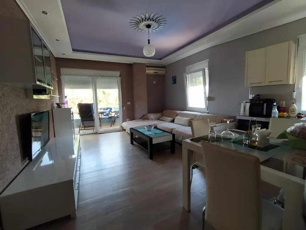 Mia's Sea View Apartment