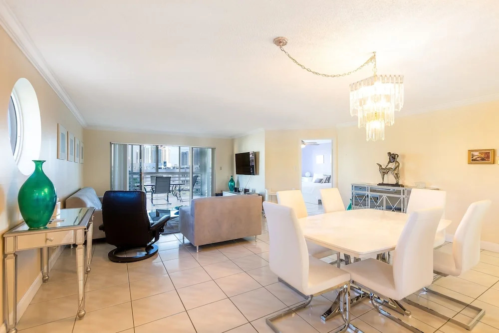 Le Frontenac 601 - Condo 4 People, Sunny Isles