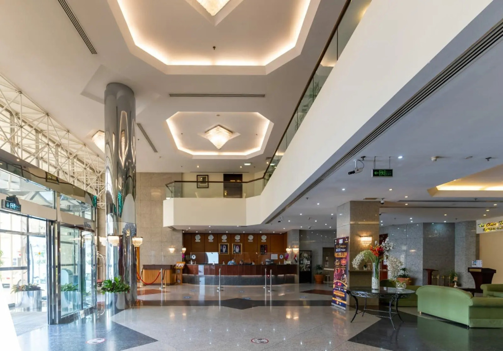 Aavri Hotel