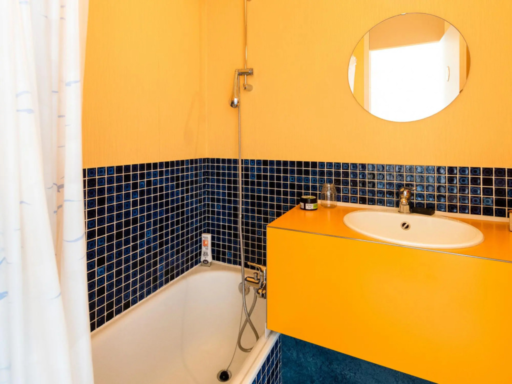 Spacious studio in De Haan with a balcony