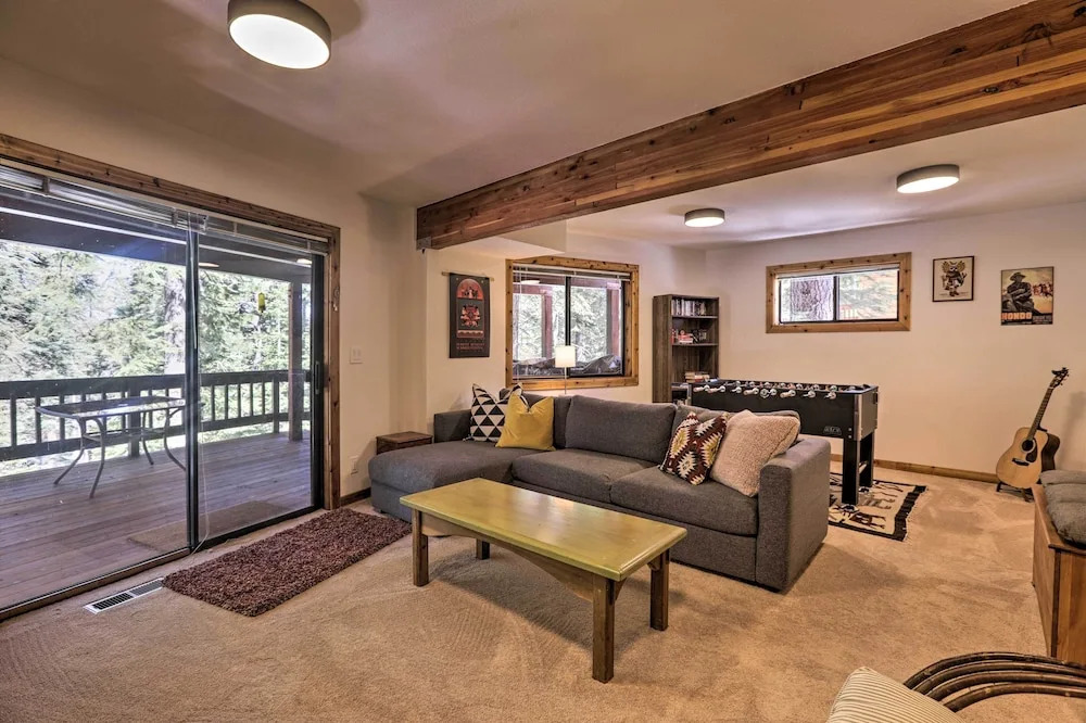 Tahoe Donner Retreat w/ Decks & Lake Access!