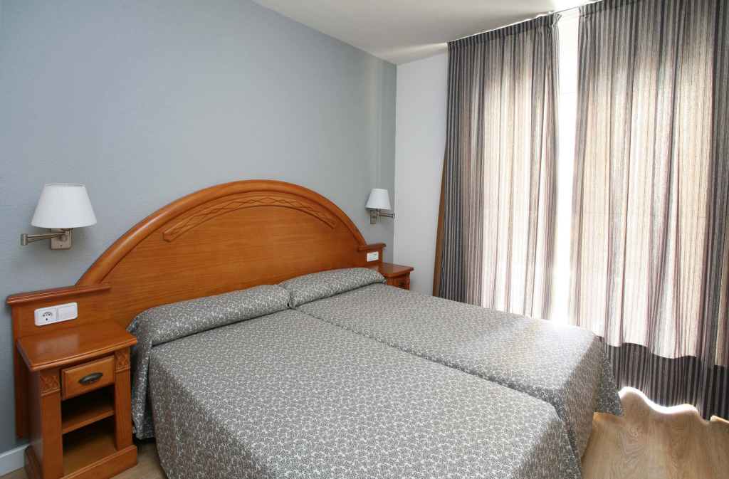 Apartamentos turísticos Jardines del Plaza