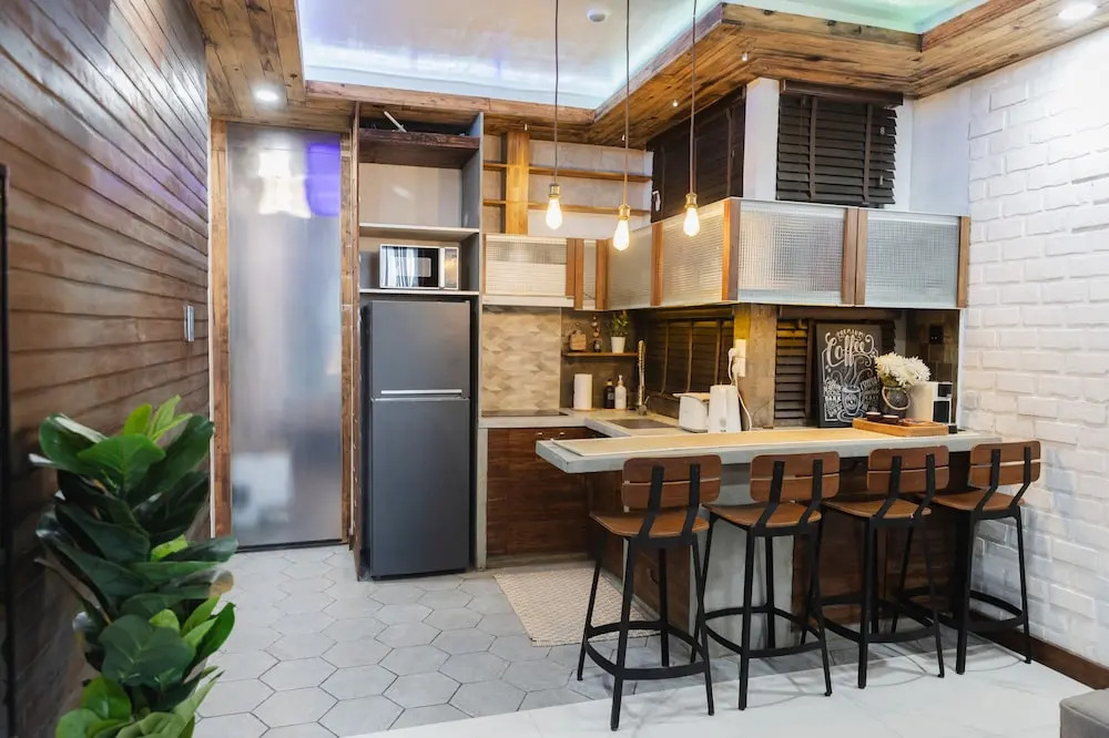Modern 1BR Walk to Beach & City Spots