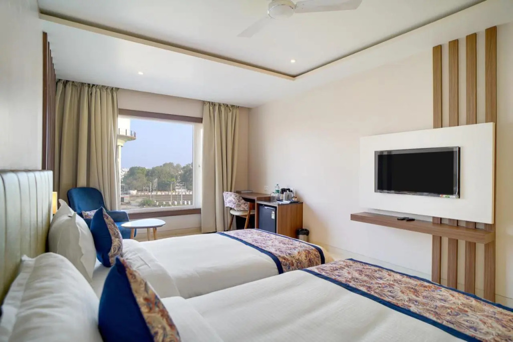 Hotel Four Element