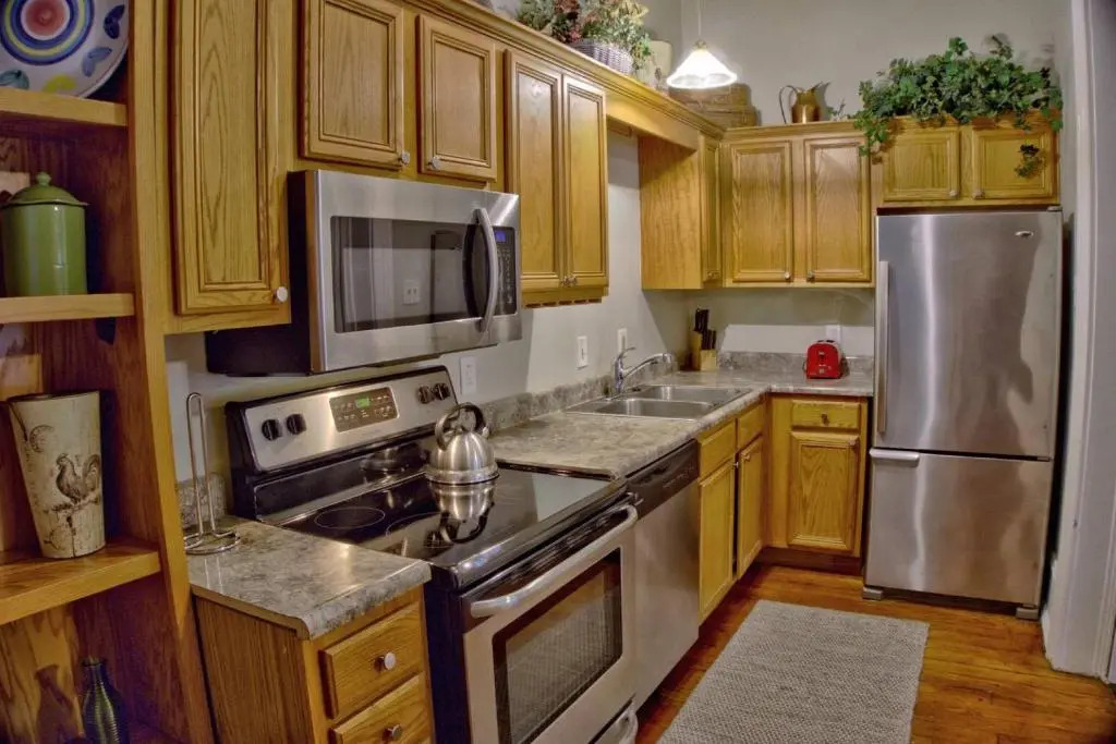 Beautiful 6 Bed, 5 Bath Historic Savannah Home