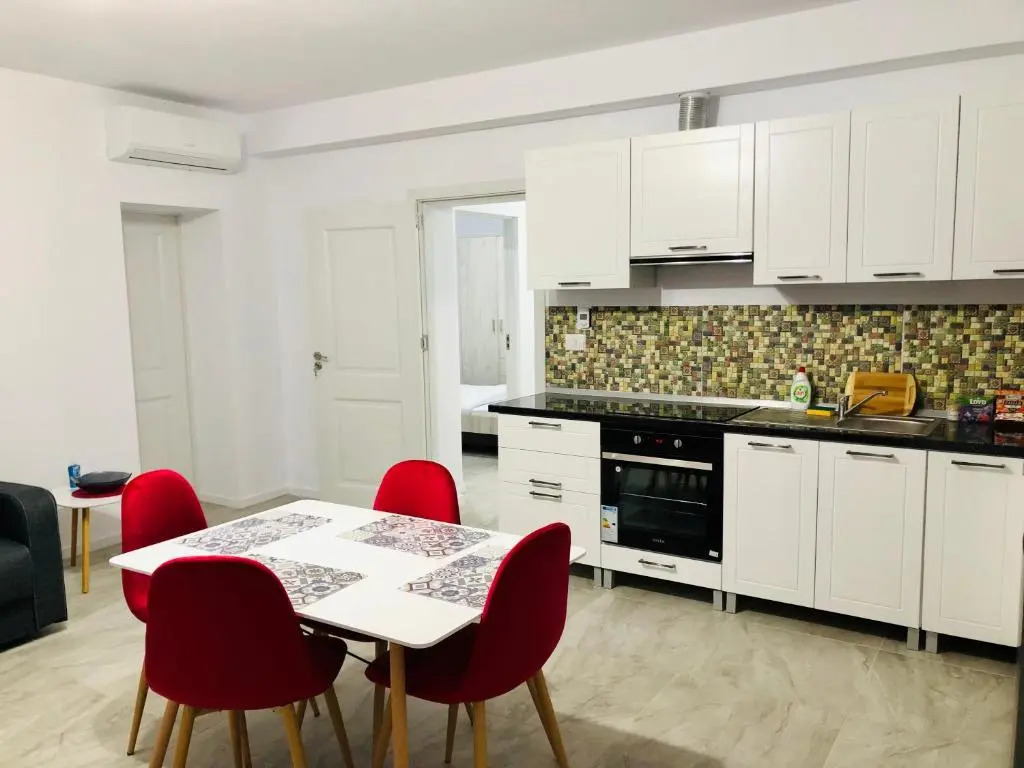 New and modern apartments in villa, near City Center M36