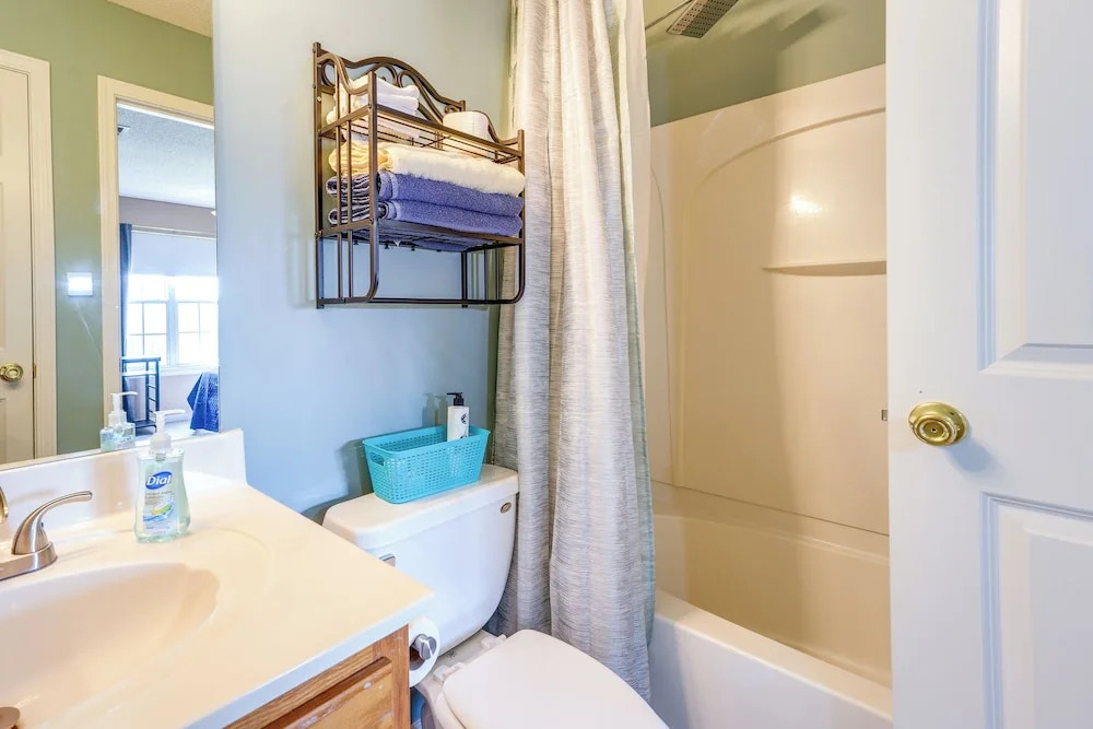 Horn Lake Vacation Rental ~ 14 Mi to Memphis!