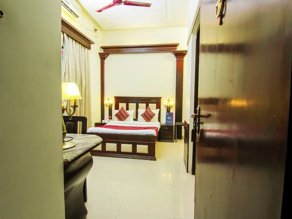 OYO 8771 Hotel Allahabad Regency