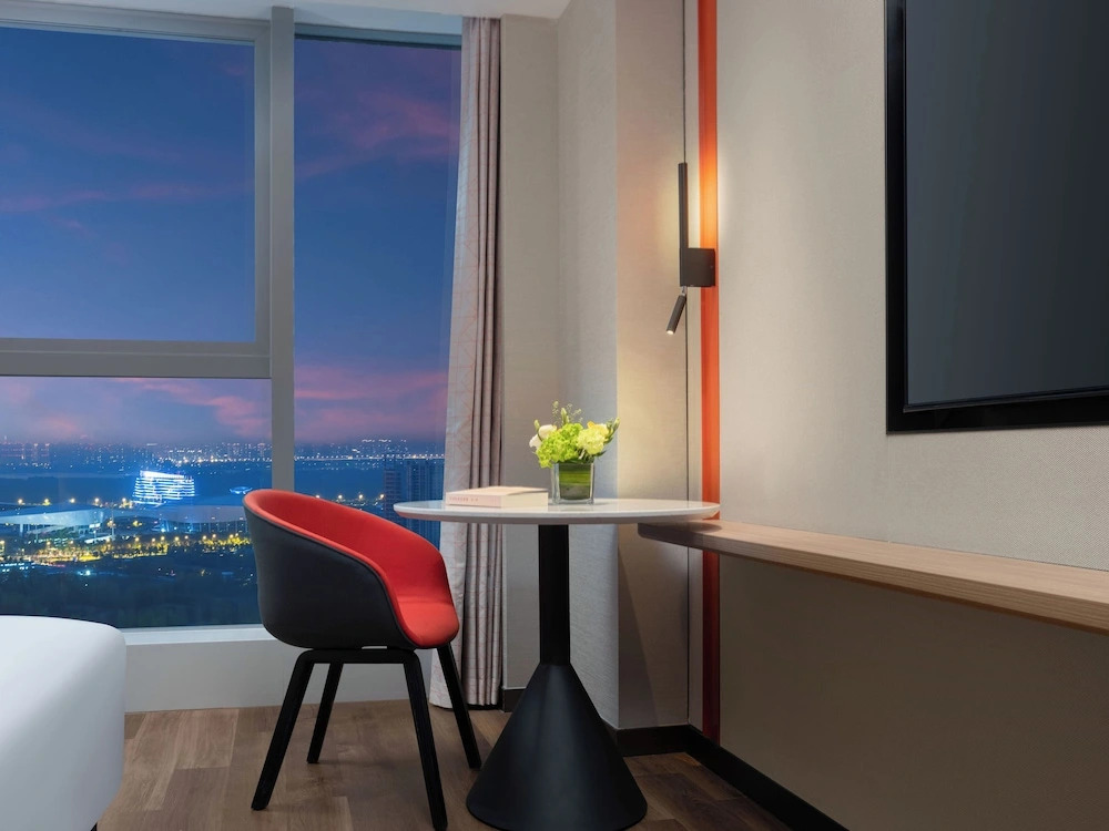 Holiday Inn Express Nanjing Jiangbei Wonhall Mall