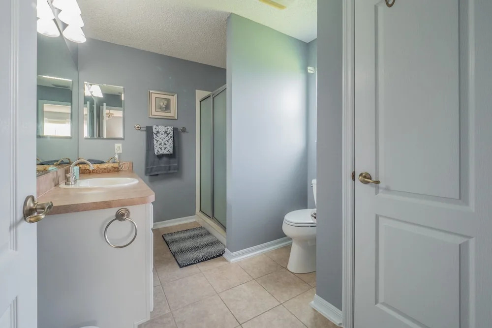 Deerfield Lane 1253 by White Pelican VR
