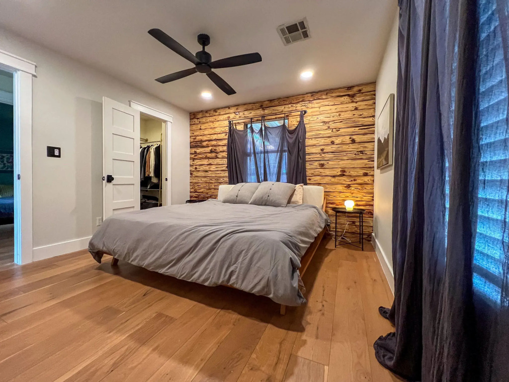 East Austin Bungalow With Music Studio Firepit