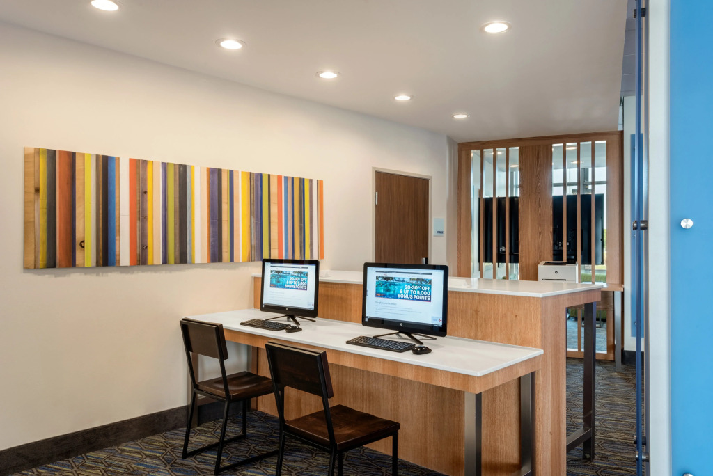 Holiday Inn Express & Suites - West Des Moines - Jordan Creek by IHG