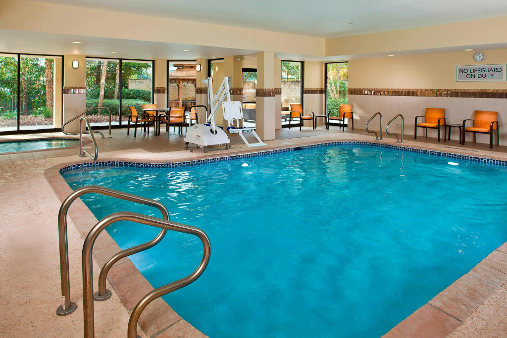 Courtyard by Marriott Covington / Mandeville