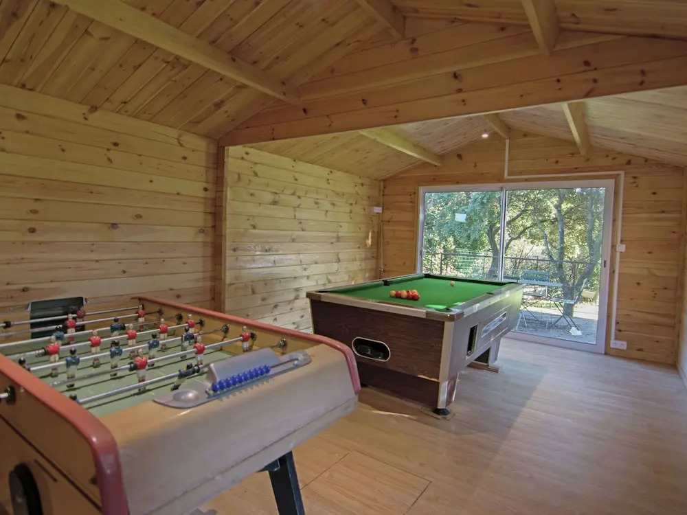 Villa in Lédenon with Private Pool