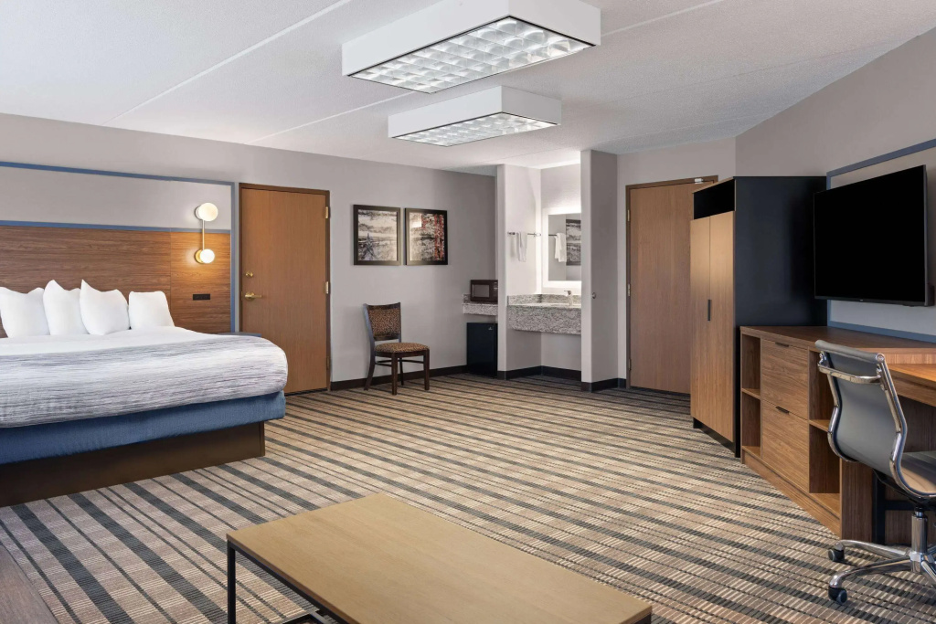 AmericInn by Wyndham Beaver Dam