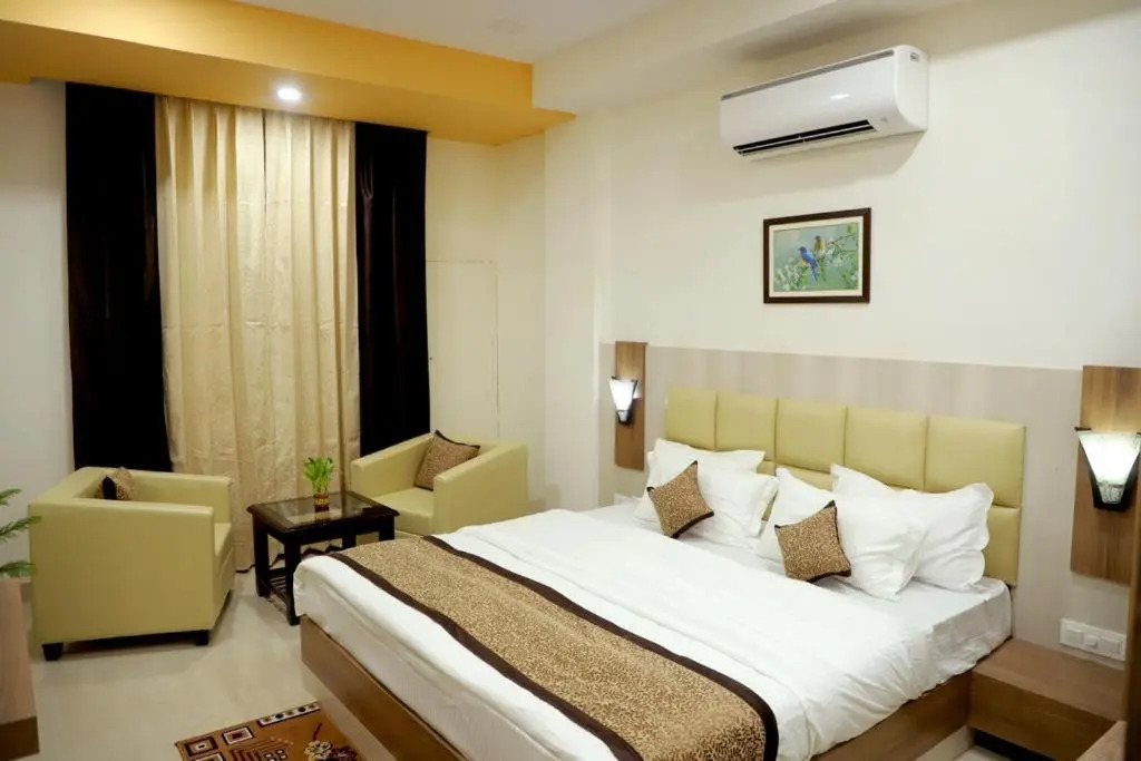 Hotel The Golden Palms ( A unit of MGR Hotels & Resorts)