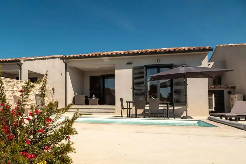 Villa With 2 Bedrooms in Palasca, With Wonderful Mountain View, Private Pool, Furnished Garden - 100 m From the Beach