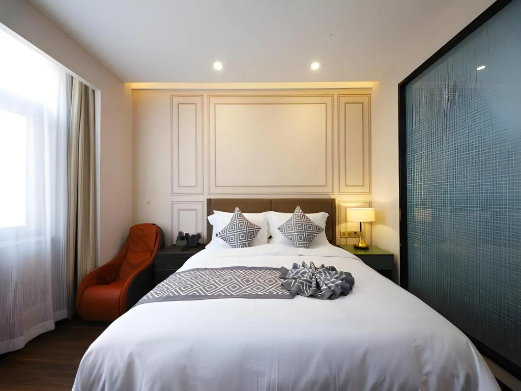 Gem Hefei Feidong County Dianbu River Longquan West Road Hotel