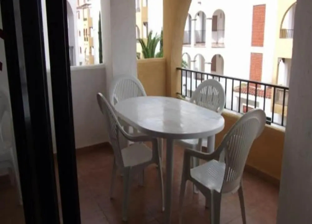 Apartment 2 Bedrooms With Pool 103419