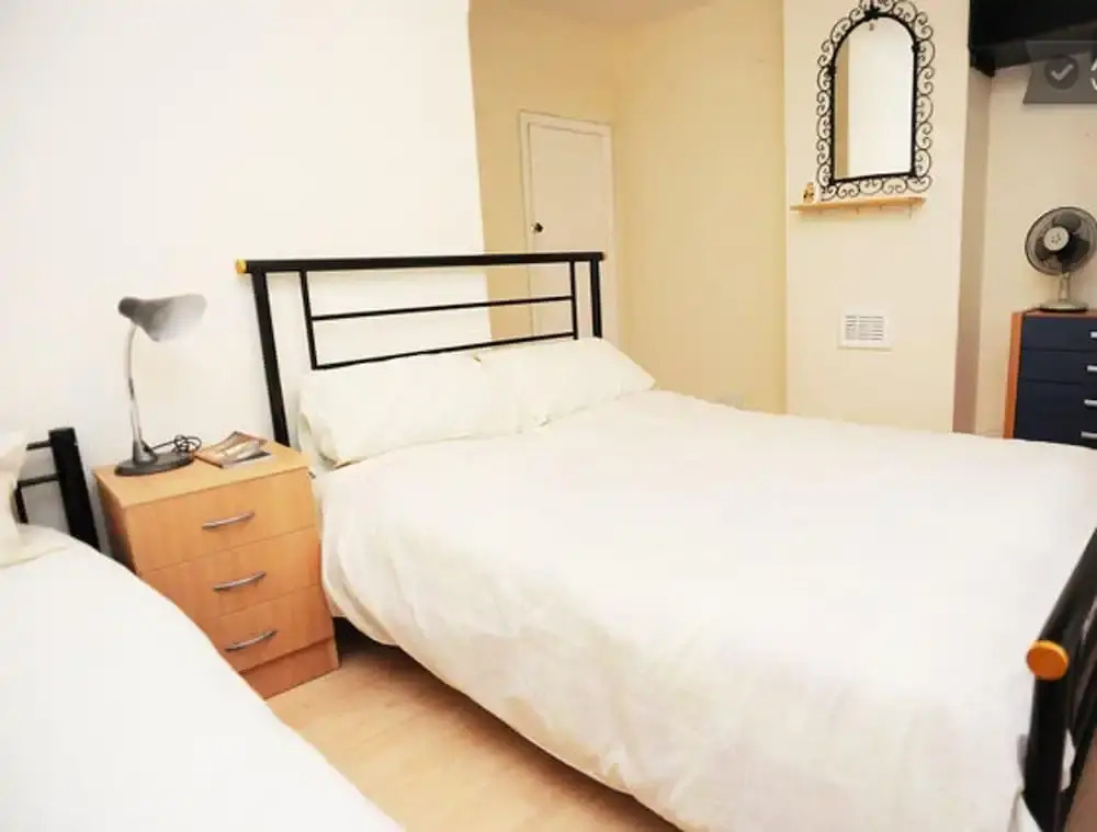 House - Sleeps 5, Private Garden & Free Parking
