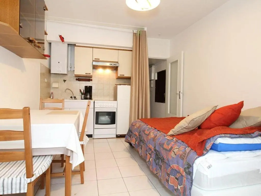 Appartement Balaruc-les-Bains, 1 pièce, 2 personnes - FR-1-553-112