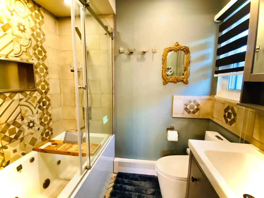 Neocolonial Nouveau Kensington Vacation Home